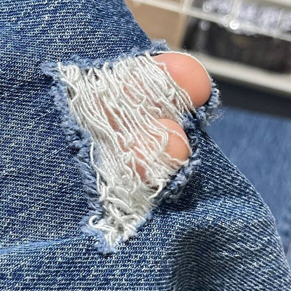 Universal Thread Women's Jeans Vintage Straight Distressed Size 12 - Picture 7 of 8